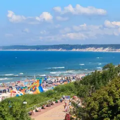 Tani urlop nad Bałtykiem? Sprawdzone sposoby na oszczędne wakacje
