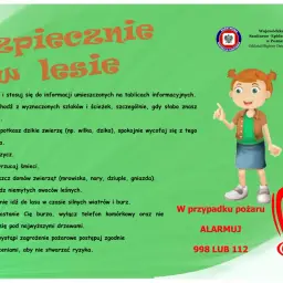 Dziewczynka przypomina o zasadach bezpiecznych wakacji w lesie: czytaj tablice, nie schodź ze szlaków, unikaj dzikich zwierząt i pożarów.