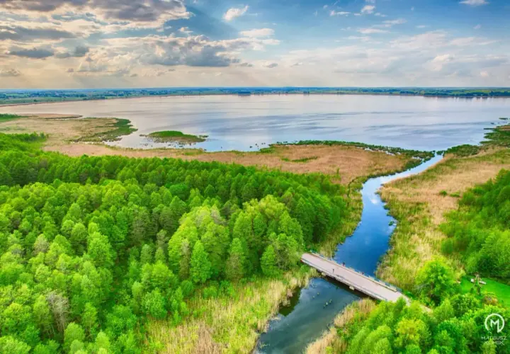 Najpiękniejsze miejsca w Polsce: przewodnik po zachwycających zakątkach