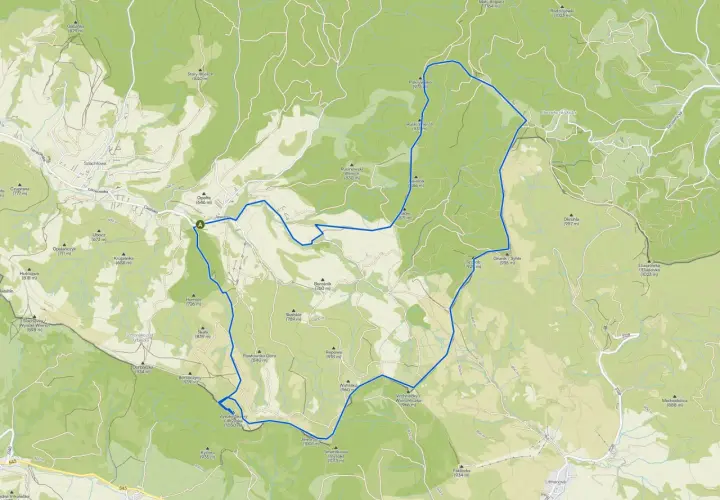 Szczawnica góry: mapa szlaków turystycznych z zaznaczonymi szczytami i schroniskami, idealna do planowania wędrówek po malowniczych terenach.