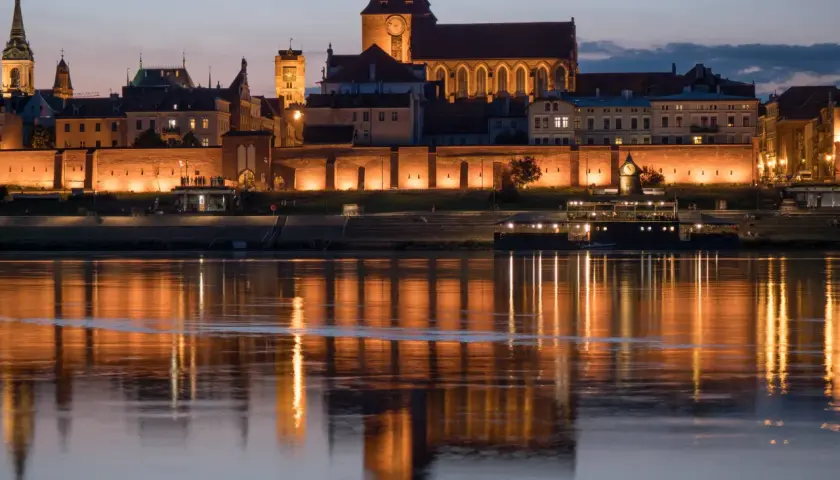 Toruń: Co zwiedzić? Przewodnik po atrakcjach i praktyczne wskazówki