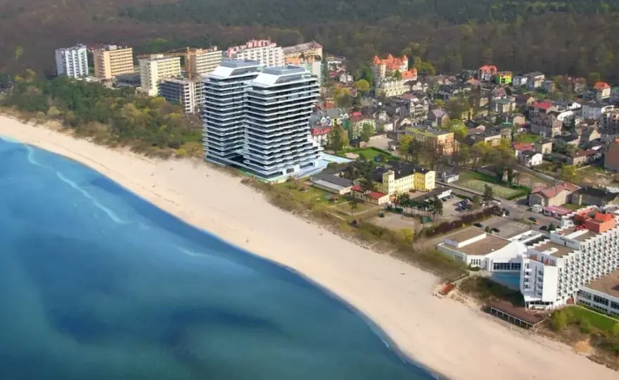 Kołobrzeg czy Międzyzdroje? Decyzja dla rodziny, seniora i singla