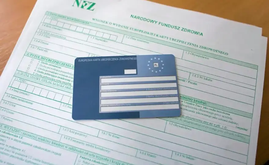 EKUZ od ręki - jak szybko wyrobić kartę? Poradnik NFZ