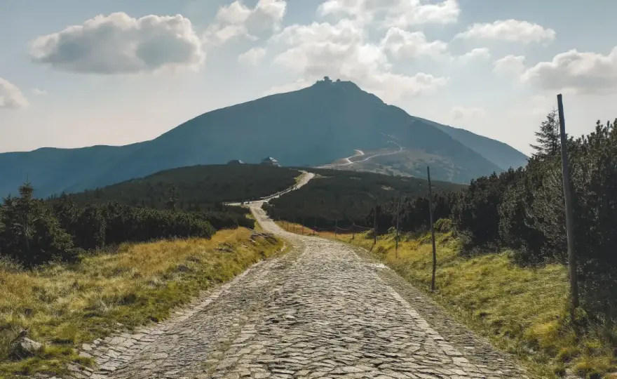 Karkonosze ze Śnieżką - Jak zaplanować wejście na szczyt?