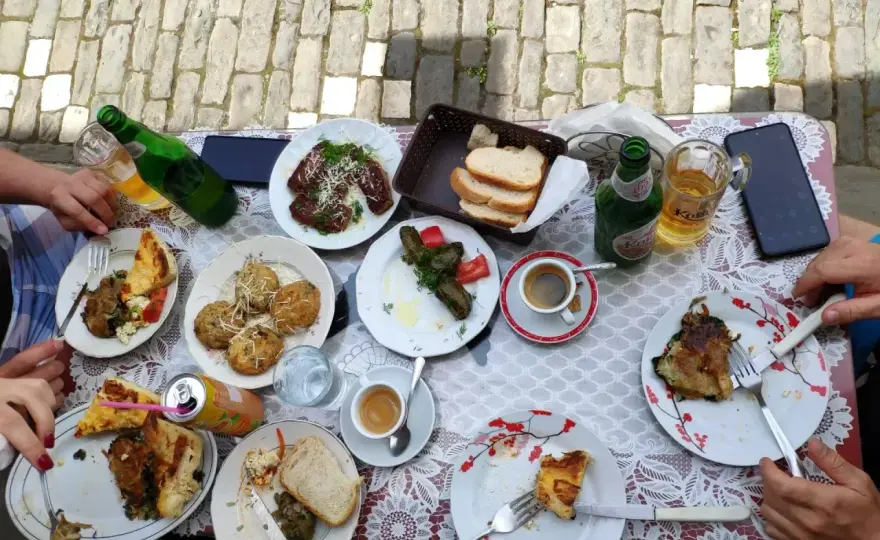 Kuchnia albańska - co warto zjeść i ile to kosztuje?