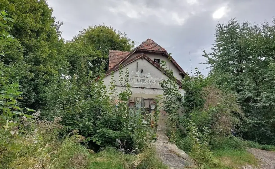 Jastrzębia Góra pociągiem: Bezpośrednio? Nie! Ale jak dojechać?