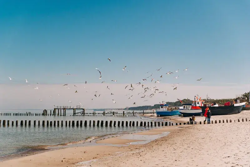 Mielno: Co zwiedzać? Od plaży po jezioro atrakcje dla każdego!