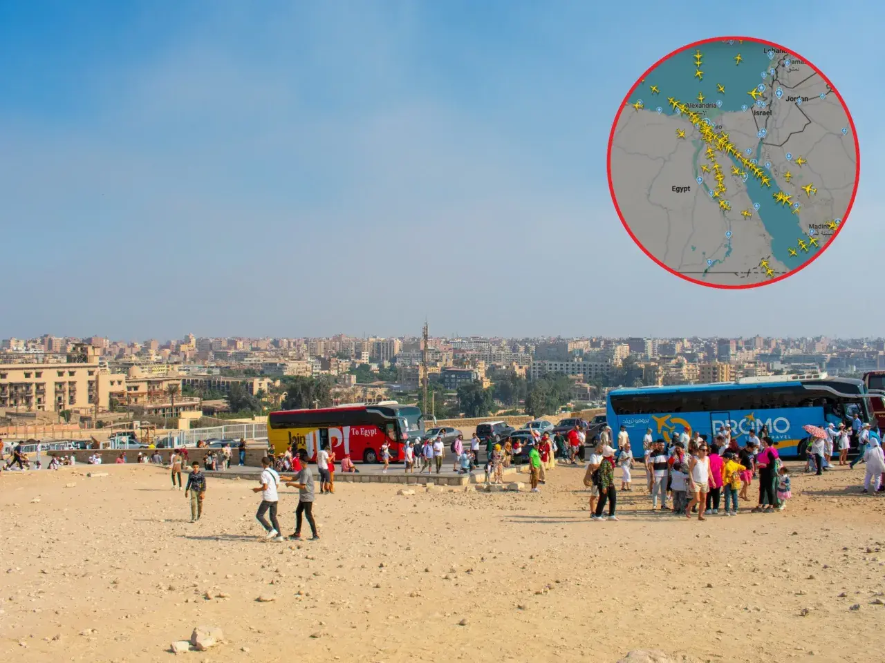 Turyści zwiedzają Egipt, a mapa lotów nad regionem sugeruje, że czy Egipt jest bezpieczny po ataku na Iran, nie wpływa na ruch lotniczy.