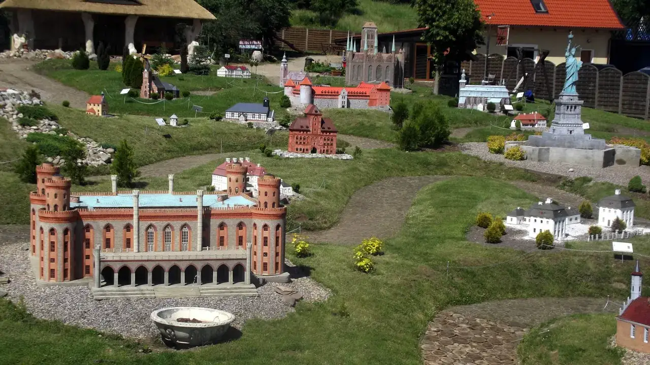 Kaszuby atrakcje dla dzieci zoo strusie park miniatur