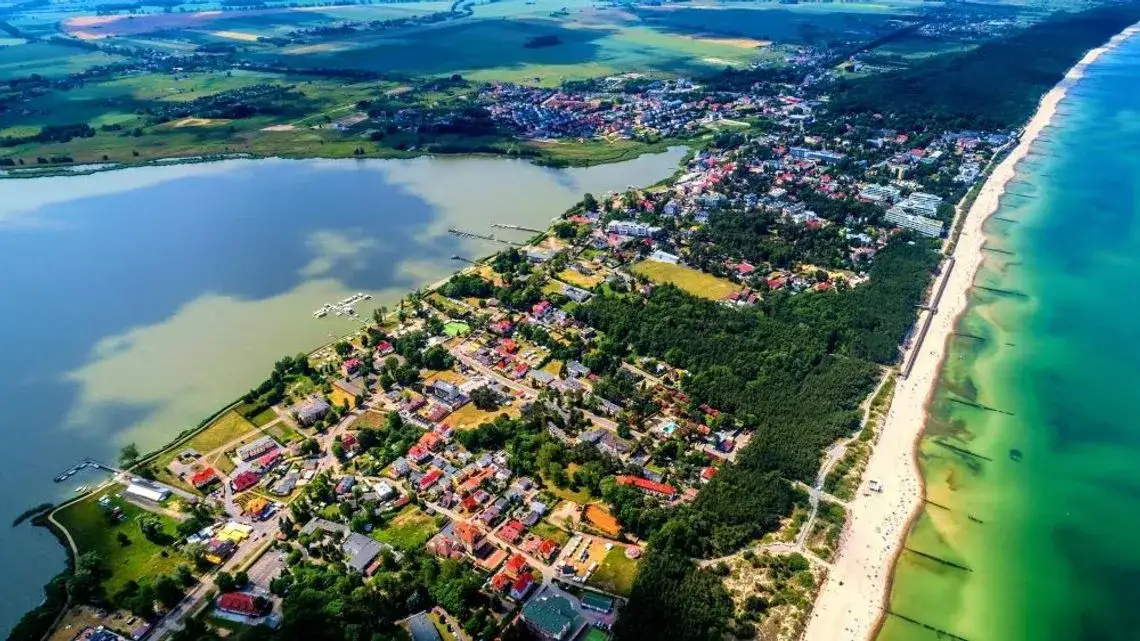 Mielno plaża i jezioro z lotu ptaka