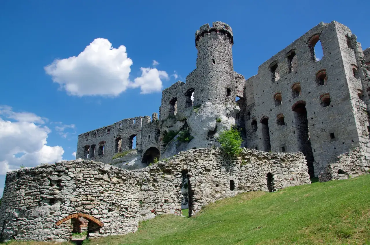 Zamek Ogrodzieniec ruiny