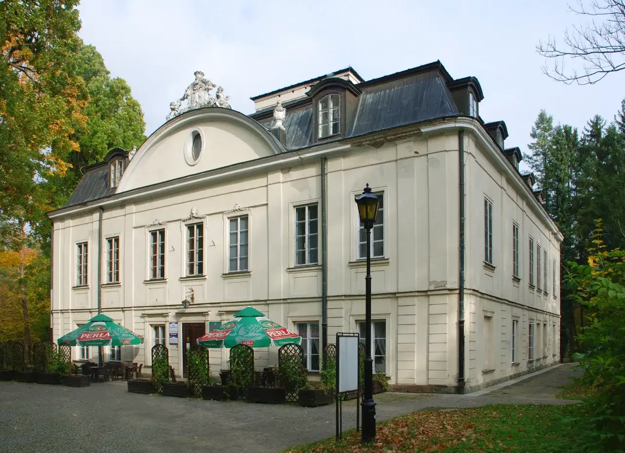 Park Zdrojowy Nałęcz&oacute;w, Pałac Małachowskich
